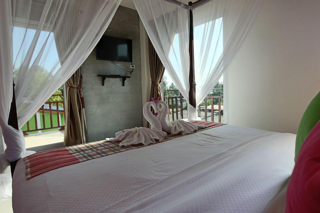 Pinky Hotel