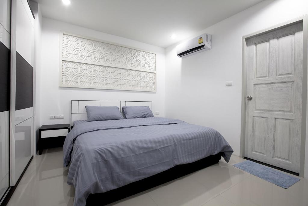 Number 4 Apartment
