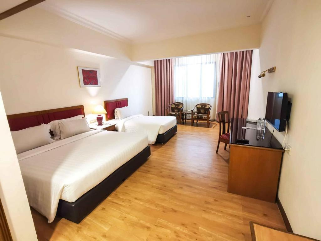 Crystal Crown Hotel Harbour View Port Klang