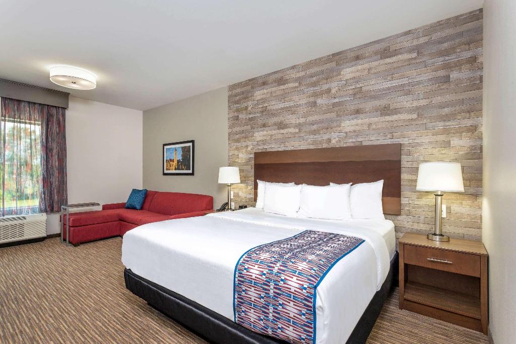 La Quinta Inn & Suites by Wyndham Bloomington IN