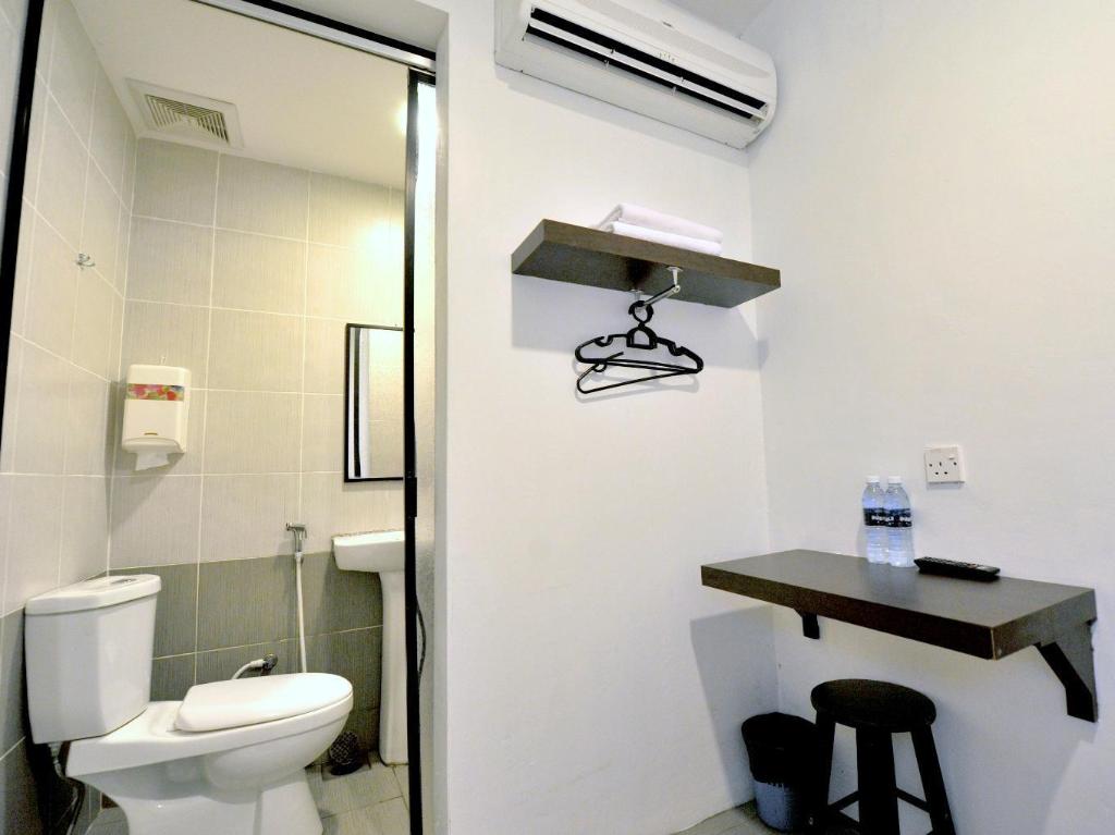 Place2Stay Rh Plaza Hotel
