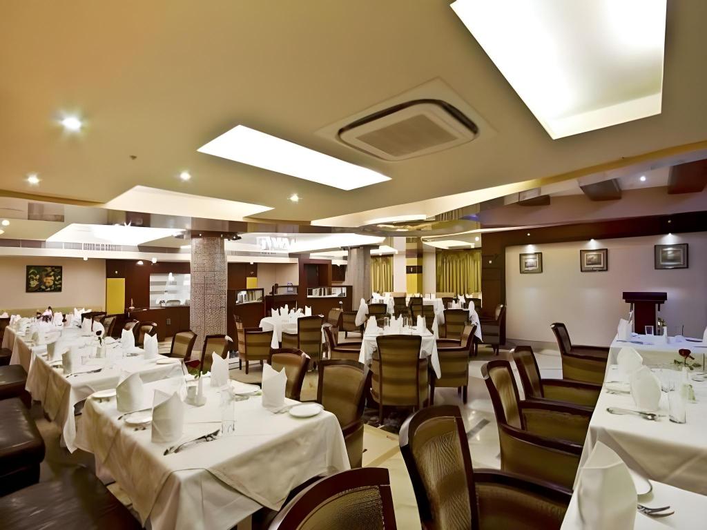 Hotel Gargee Grand