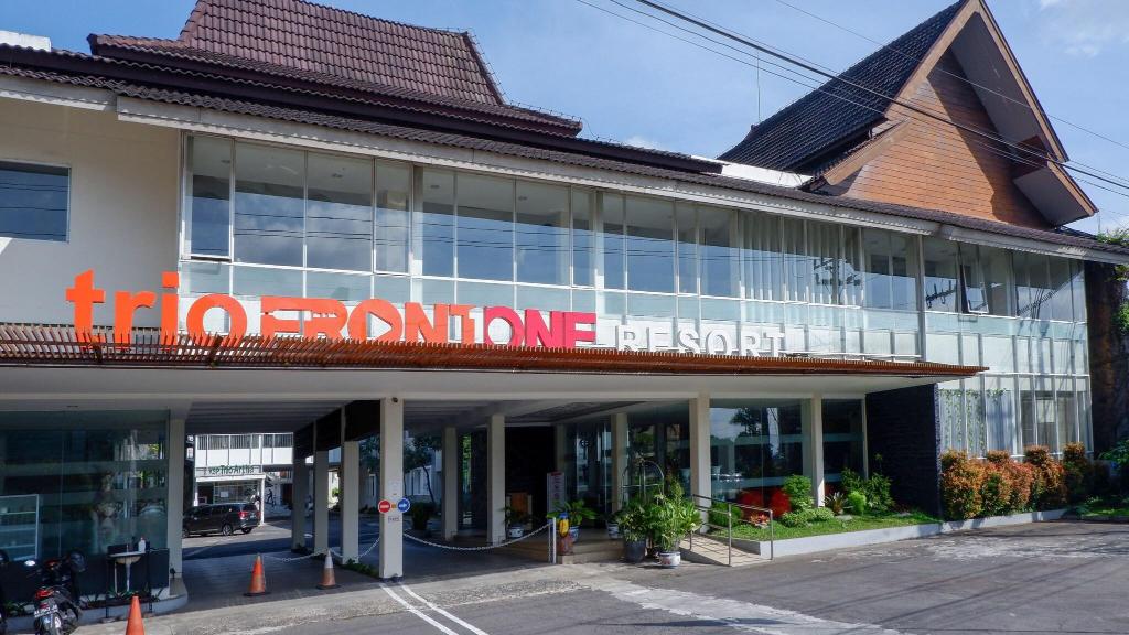 Front One Resort Magelang