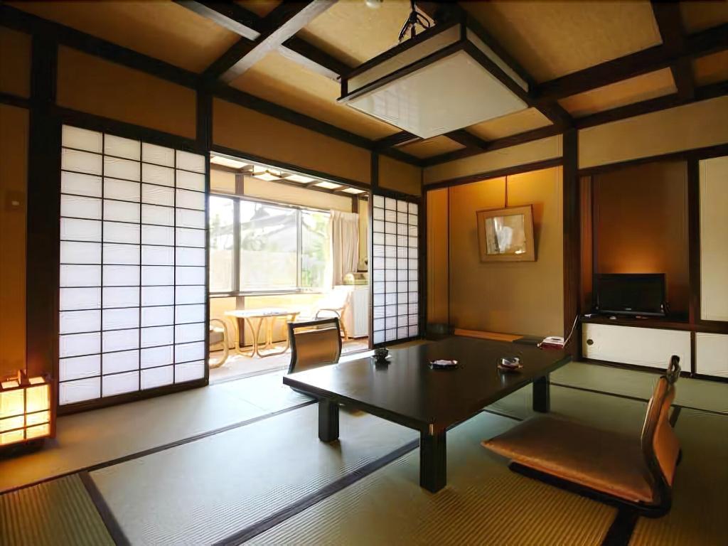 Izumiya Zenbe Hotel