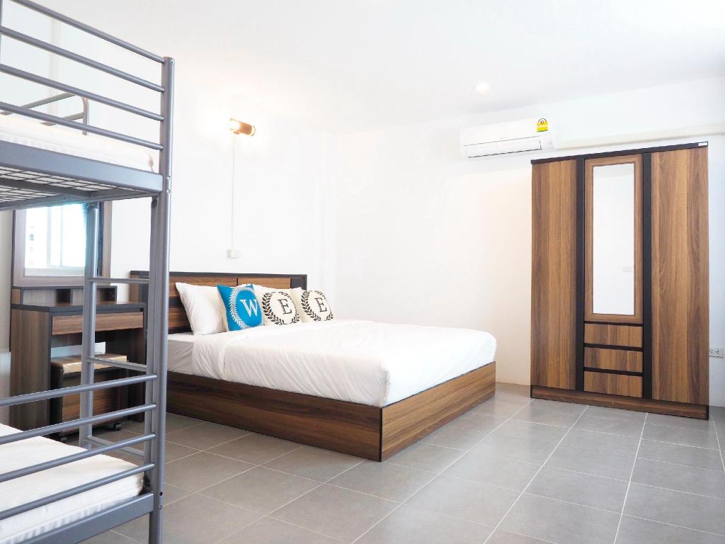 WEE HOSTEL
