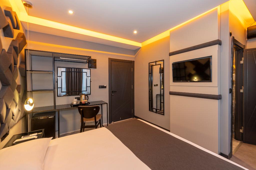 White Palace Hotel