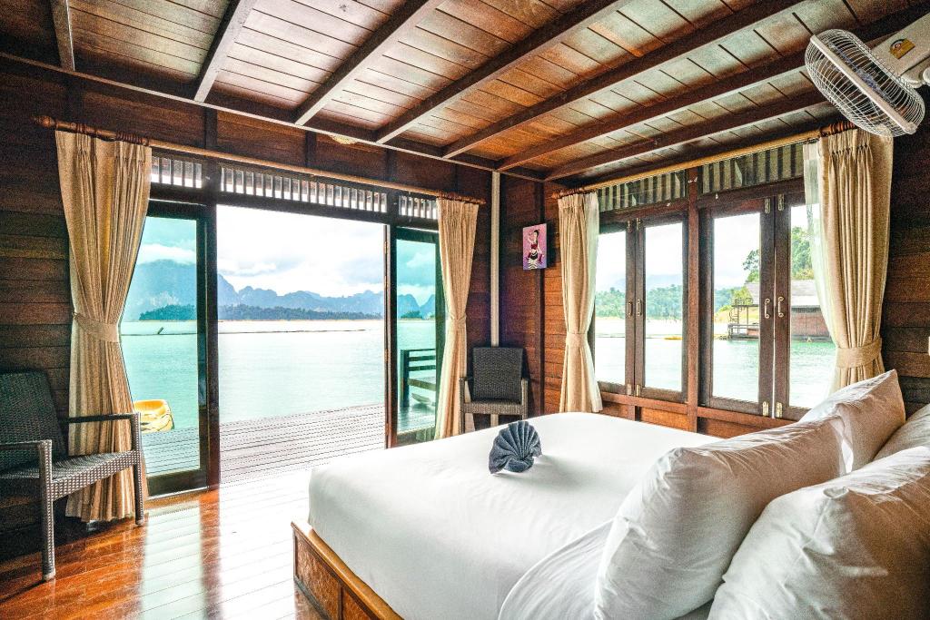 500 Rai Khao Sok Floating Resort
