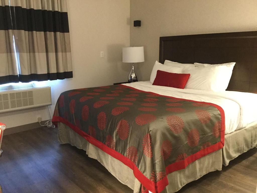 Ramada By Wyndham Bronx Terminal