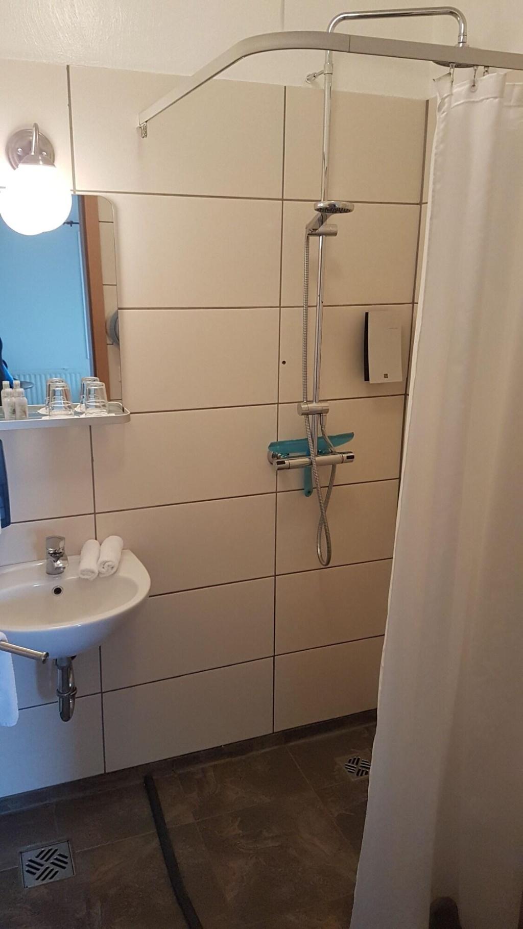 GUESTHOUSE VELLIR