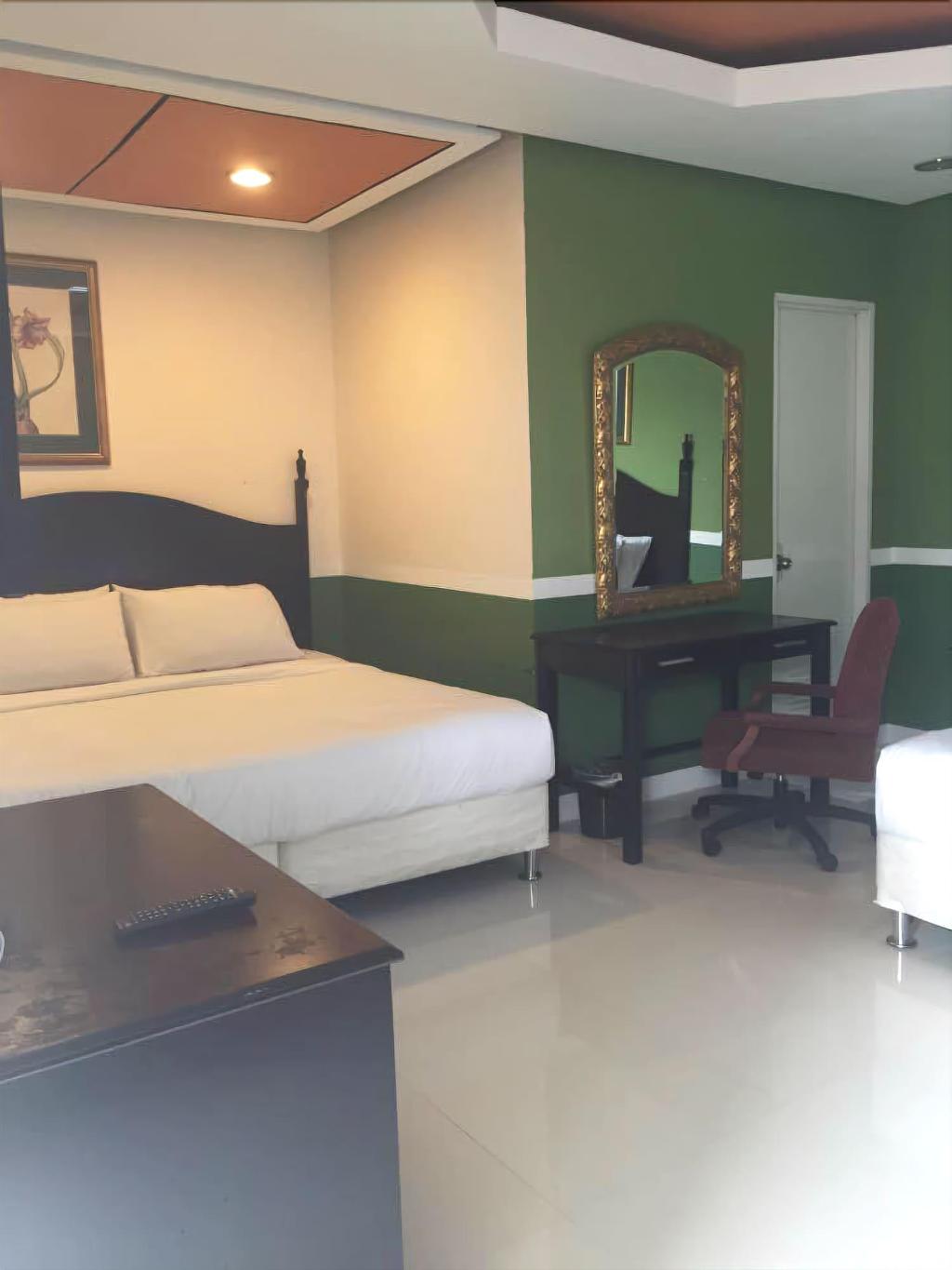 Dreamwave Resort Laguna