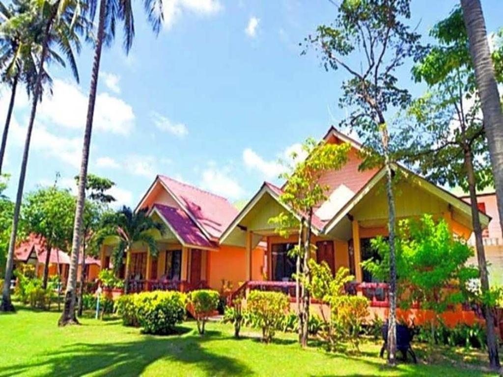 Lanta Emerald Bungalow