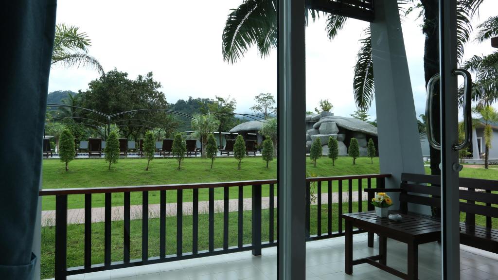 Khaolak Mountain View Resort