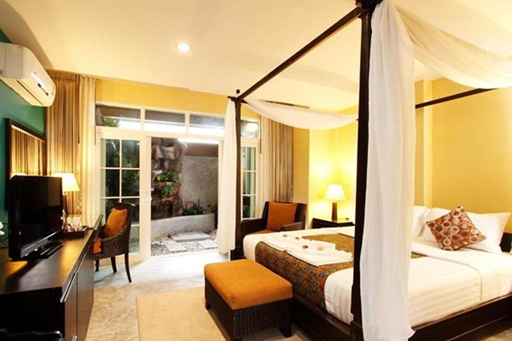 Baan Phuanda Phuket