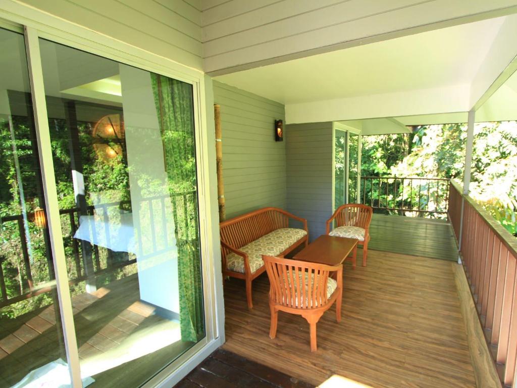 Rock And Treehouse Resort