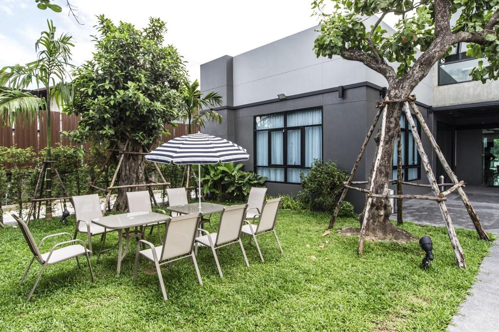 Cresco Hotel - Buriram