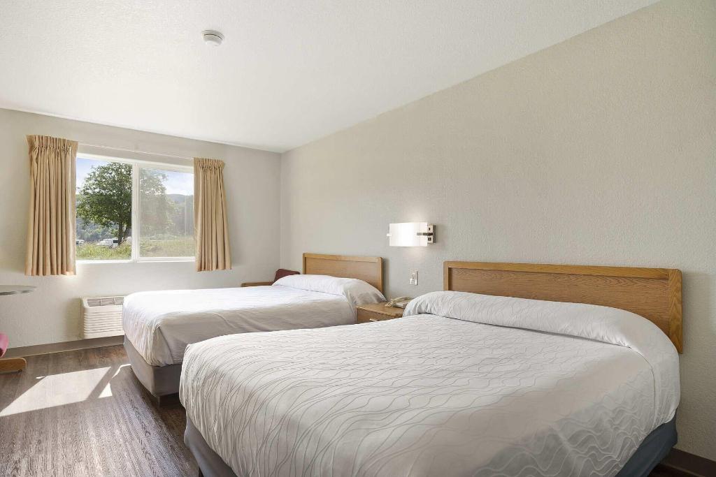 Garibaldi Inn At The Bay