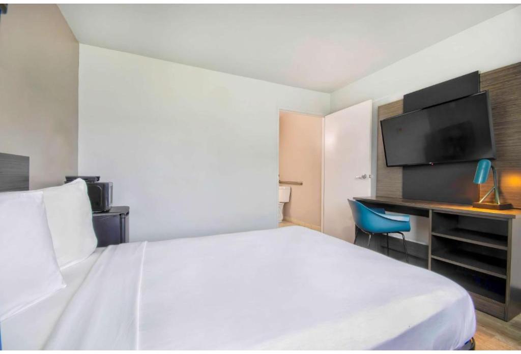 Motel 6 Austin, TX - North