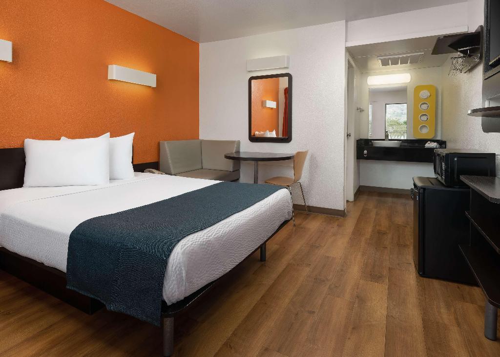 Motel 6 Santa Barbara Carpinteria North
