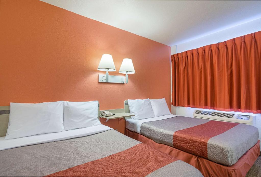 Motel 6 Topeka Northwest
