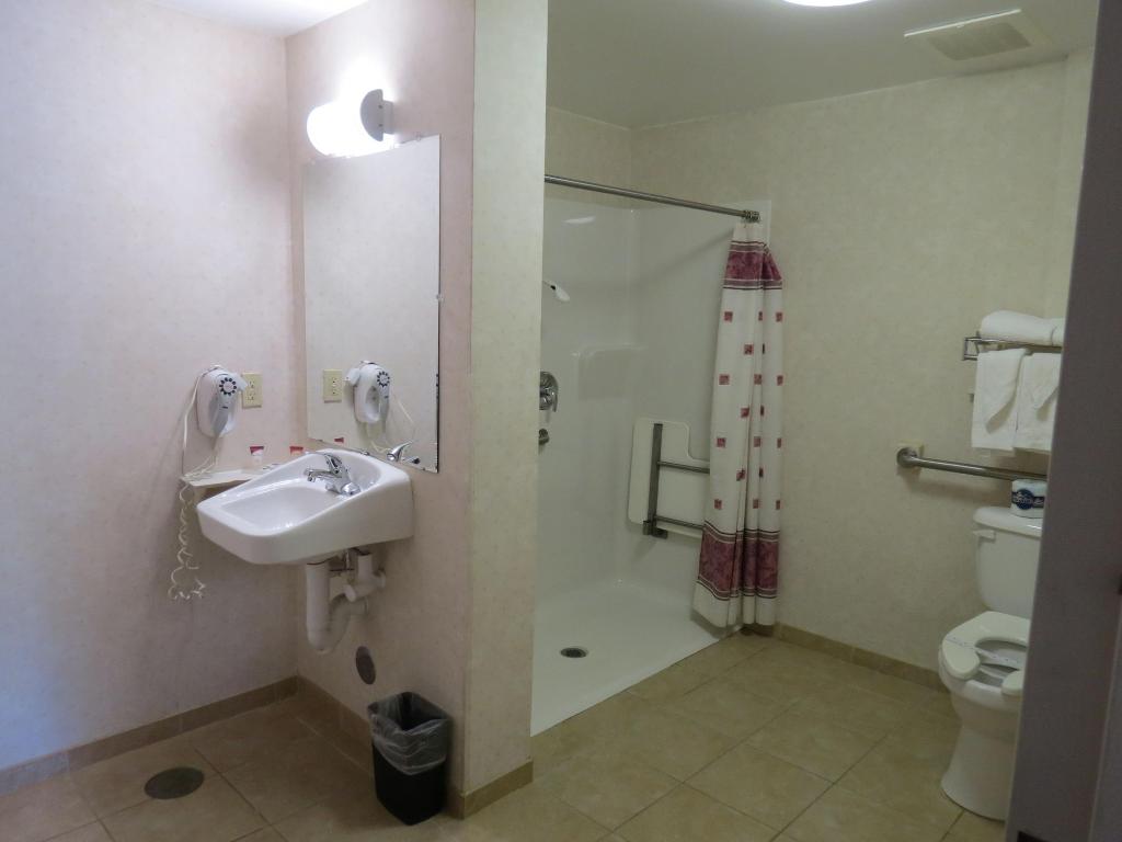 Executive Inn And Suites