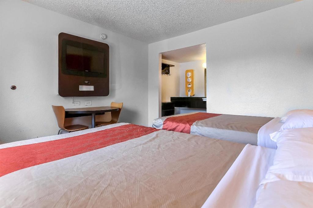 Motel 6 Pleasanton