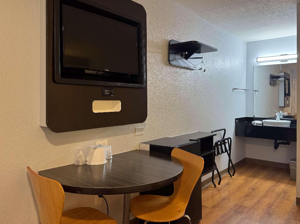 Motel 6 Simi Valley