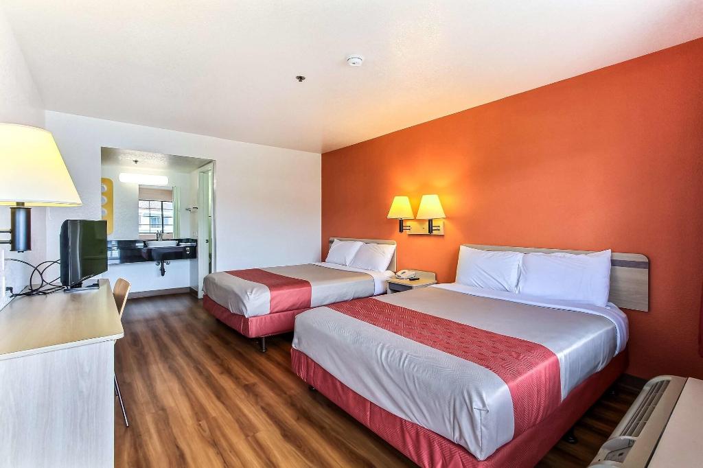 Motel 6 Salinas North Monterey Area