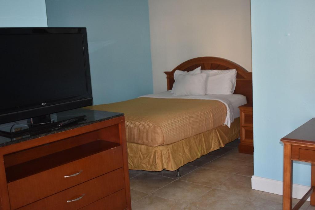 Guest Cottage And Suites