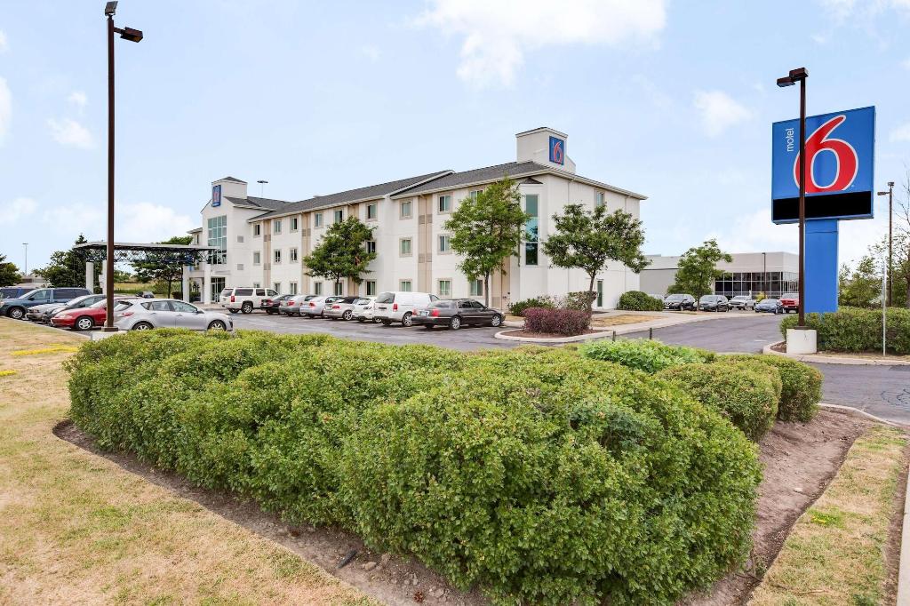 Motel 6 Toronto Brampton