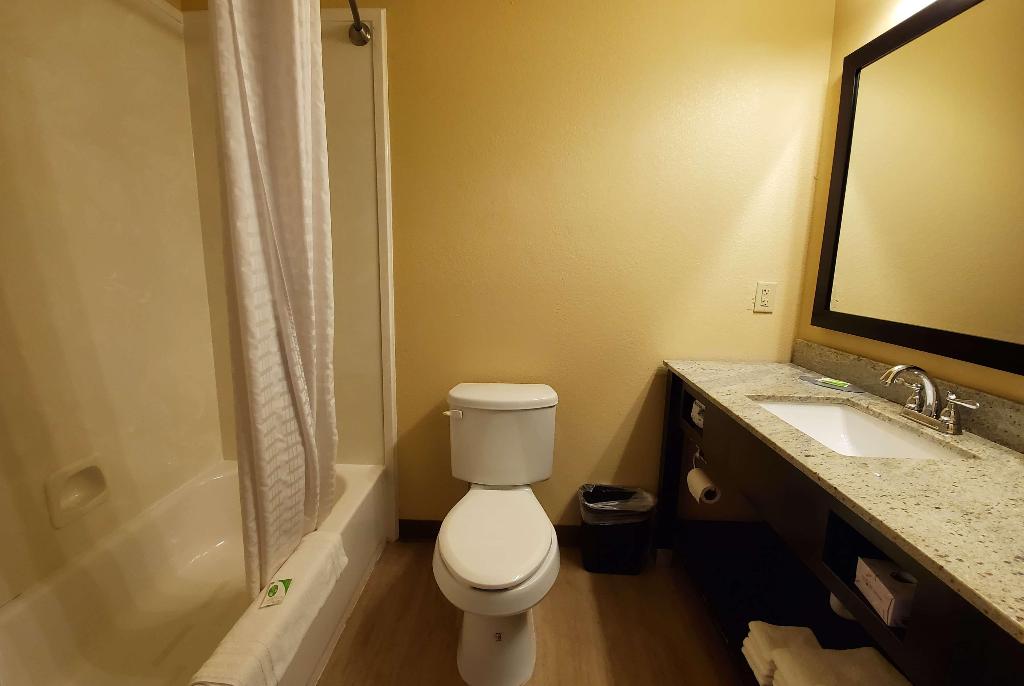 Days Inn & Suites By Wyndham Florence Jackson Area
