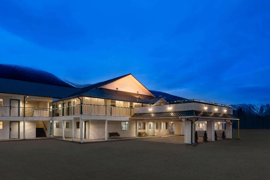 Travelodge By Wyndham Mcbride