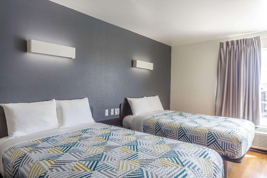 Motel 6-Laredo, TX - Airport