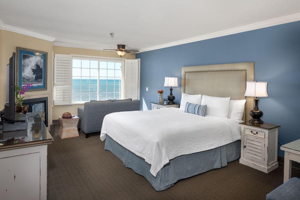 Sand Pebbles Inn