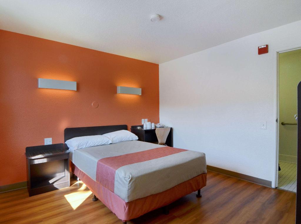 Motel 6 Laredo South