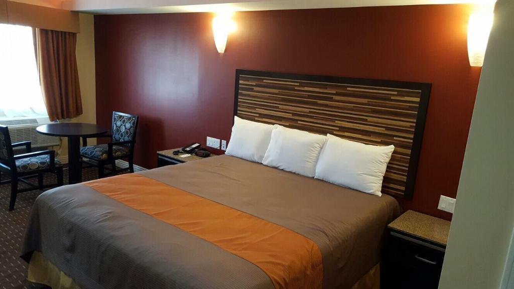Diamond Bell Inn & Suites