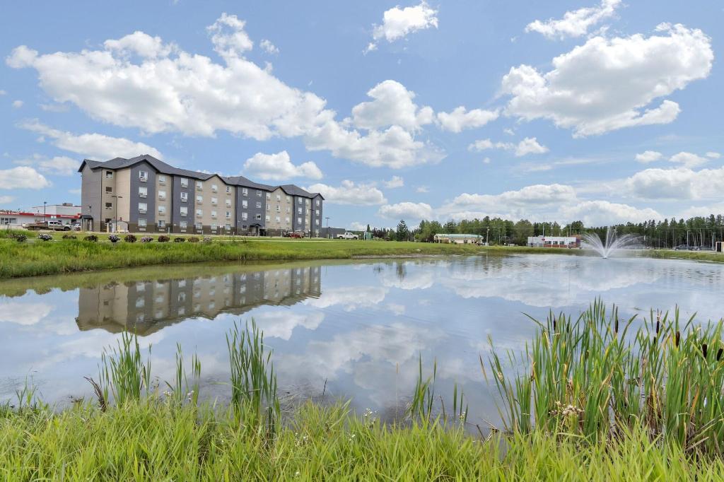 Devonian Hotel & Suites