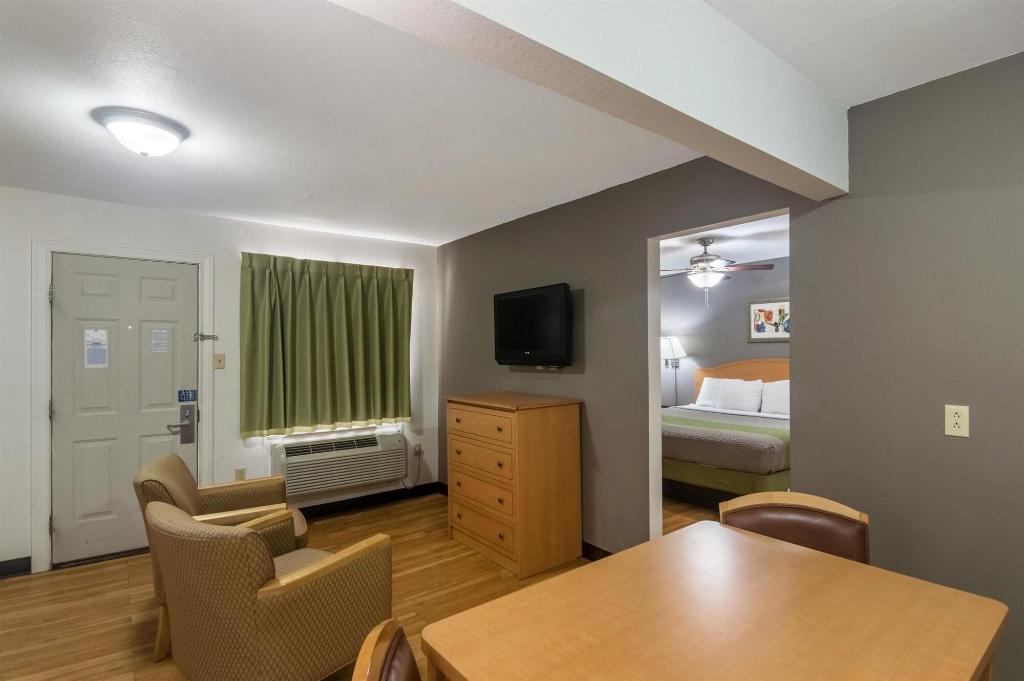 Studio 6 Lubbock Medical Center