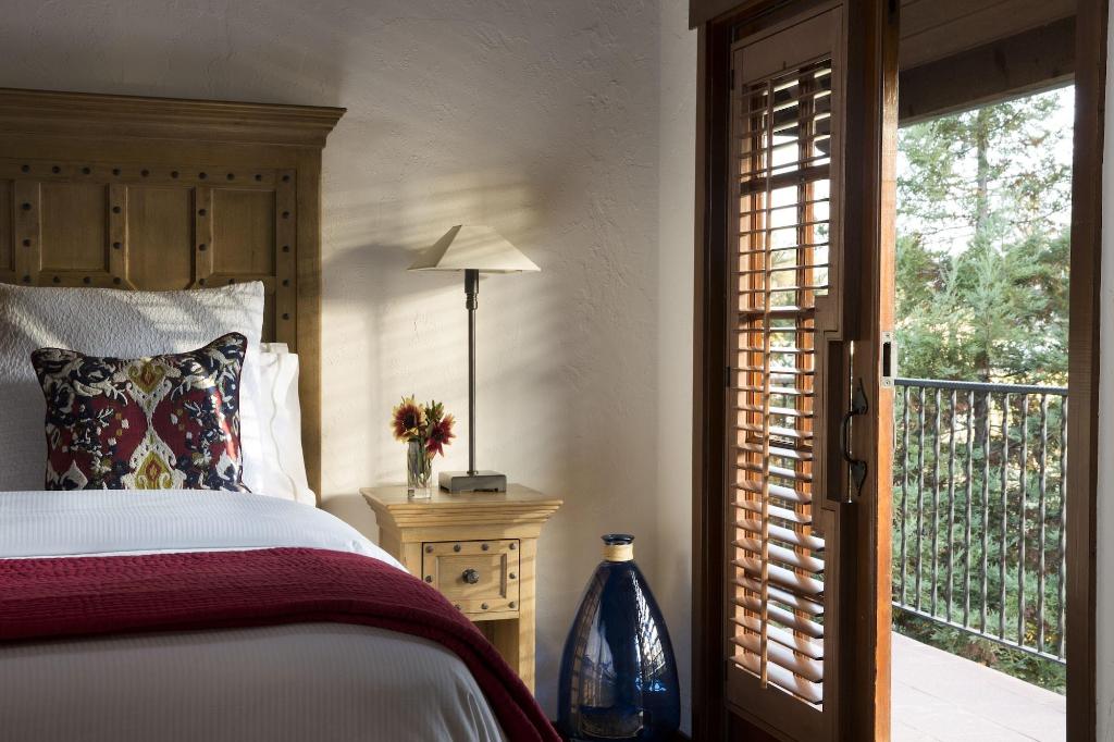 Rancho Caymus Inn