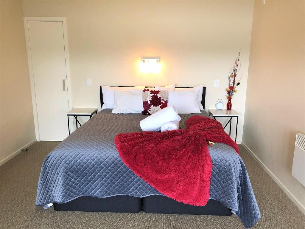 Fiordland Lakeview Motel And Apartments