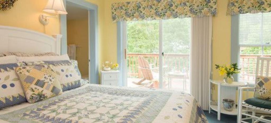 Inn At Ellis River
