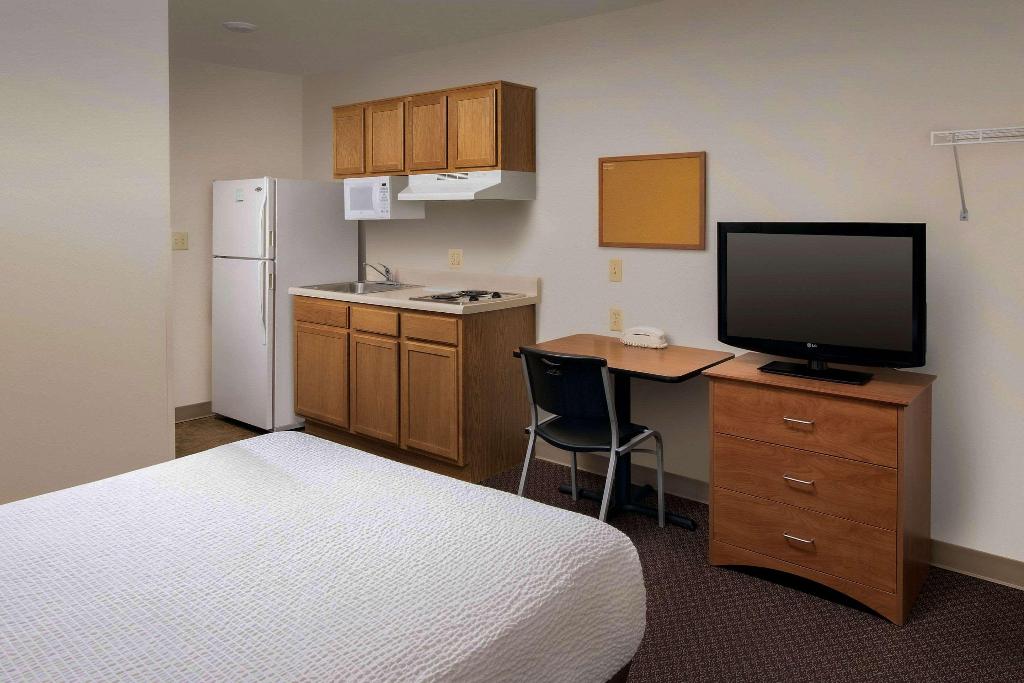 Woodspring Suites Firestone