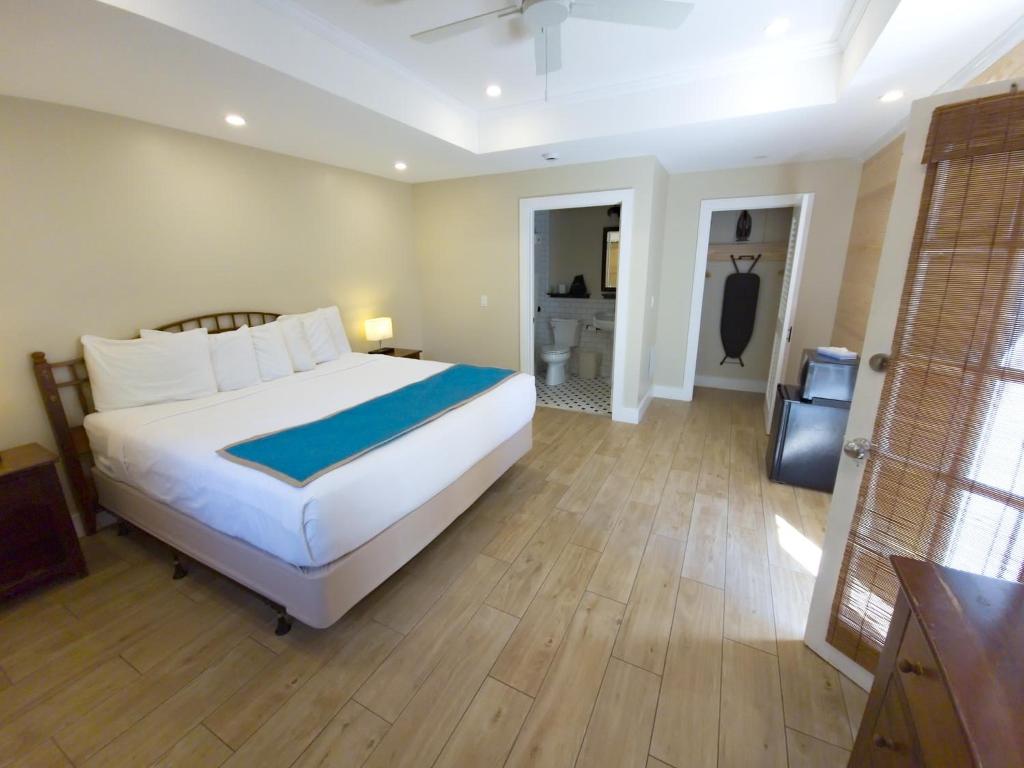 Seashell Motel Key West Hostel
