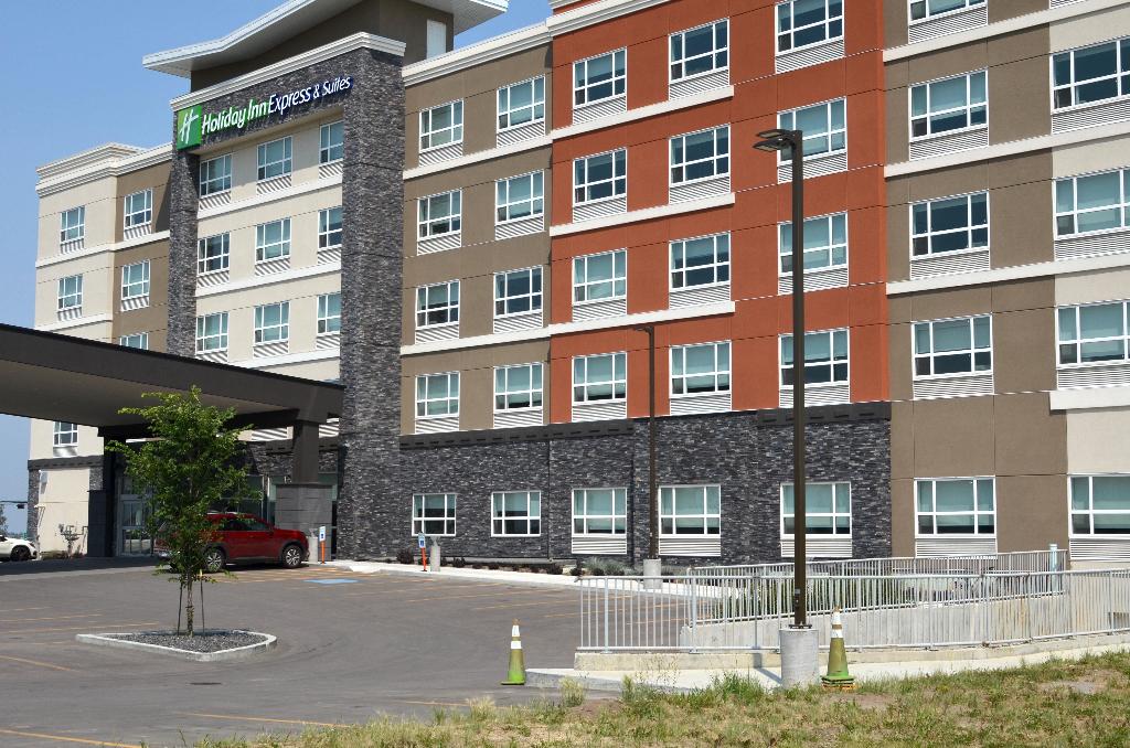 Holiday Inn Express & Sts Edmonton SW -Windermere
