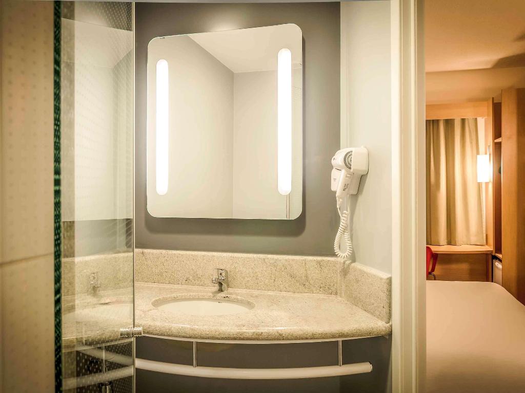 ibis Porto Alegre Assis Brasil