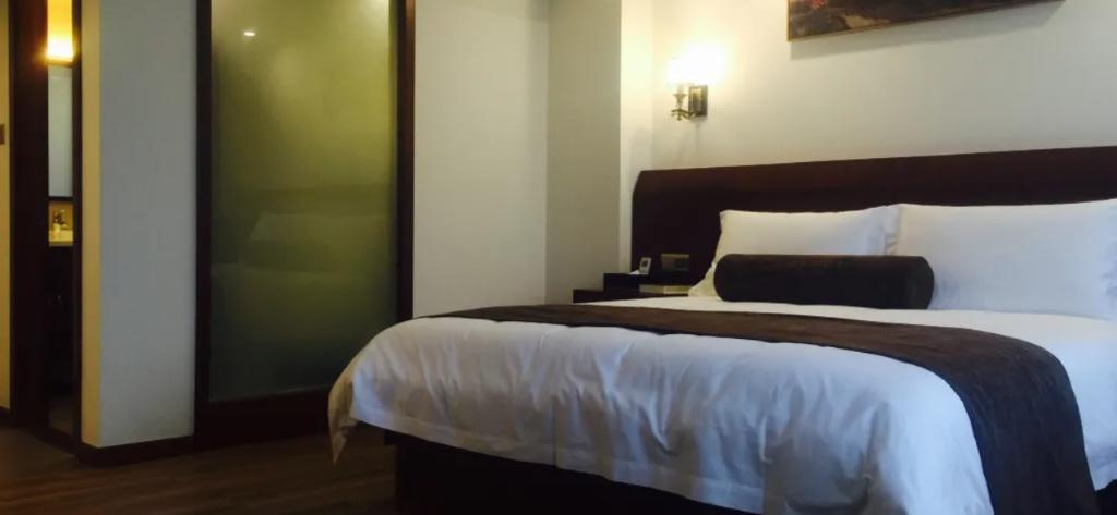 S One Hotel