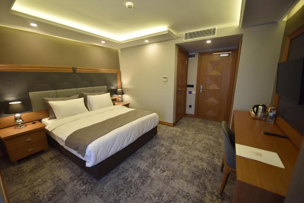 Four Seven Hotel