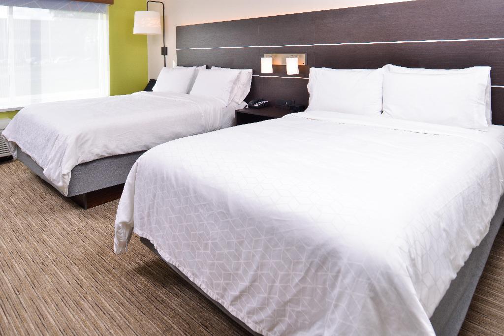 Holiday Inn Express & Suites Bloomington W Mall