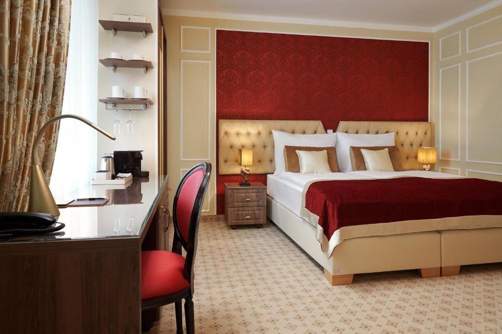Honour And Grace Hotel