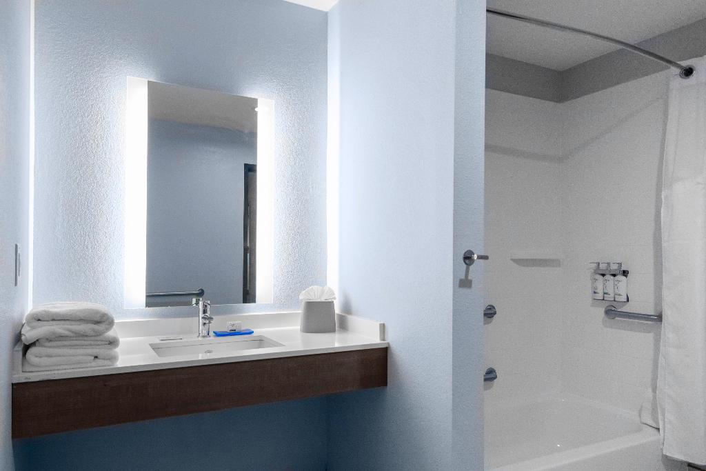 Holiday Inn Express & Suites Leander By IHG