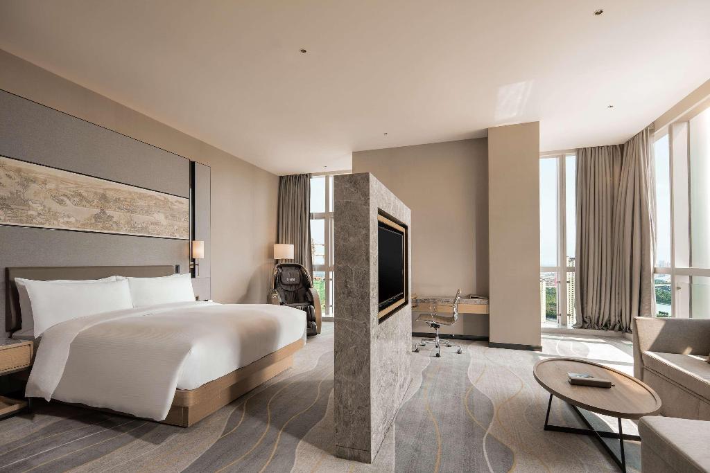 Suzhou Wujiang Grand Kingtown Hotel